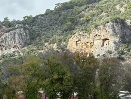 Dalyan'da 30 Odalı Kanala Yakın Satılık Otel