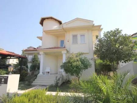 Dalyan Satılık Villa Gülpınar 540M2 Arsa İçerisnide Satılık 5+1 Villa