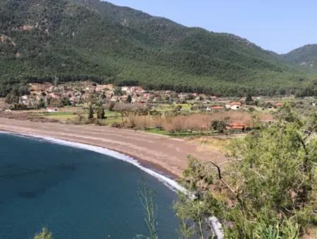 Ekincik'de Denize Yakın Manzaralı 3250M2 Satılık Arazi